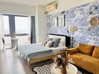 Yuexiang Homestay (Baolong Square)