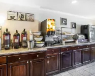 Quality Inn Kirkland - Aamiainen