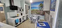 Entire Apartment 200 Meters from the Seaside Au BleuRivage Skatepark - Ensues-La-Redonne 주변 호텔