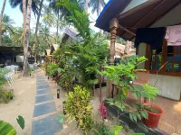 Tropical Bay Hotels in Pololem