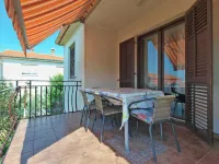 Bright apartment with garden and balcony Hotels in Galizana