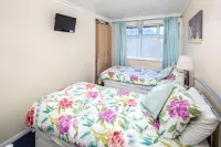Steve's Place Hotels in Hinckley