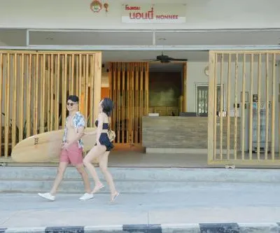 Nonnee Hotel Kata Beach Phuket Отели рядом с достопримечательностью «Большой Будда»