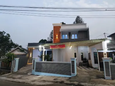 位於龐越的4臥室別墅-9平方米|帶3個獨立浴室 Sukapura住宿飯店