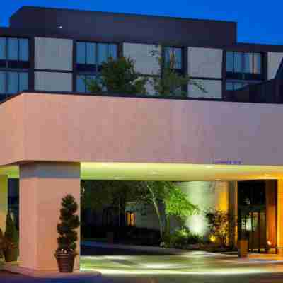 Wyndham Columbus Hotel Exterior