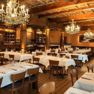 Oldegar Hôtel Отели рядом с достопримечательностью «Иль-де-Версаль»