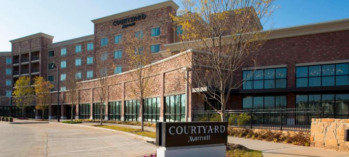 Courtyard Dallas Flower Mound Отели в г. Дентон