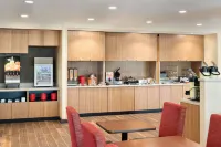 TownePlace Suites Milwaukee Grafton - breakfast