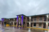 Days Inn by Wyndham Forest Hôtels à : Forest