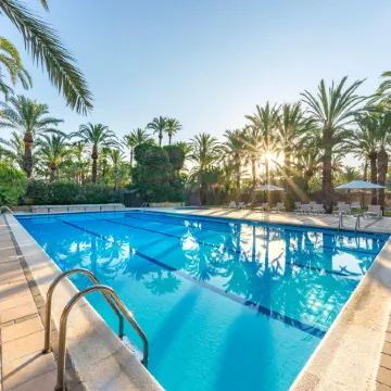 Port Jardín Milenio Отели рядом с достопримечательностью «Edificio ALTET»