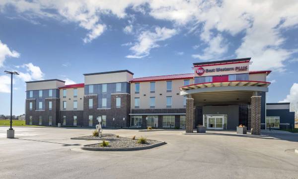 Best Western Plus Lakeview Hotel