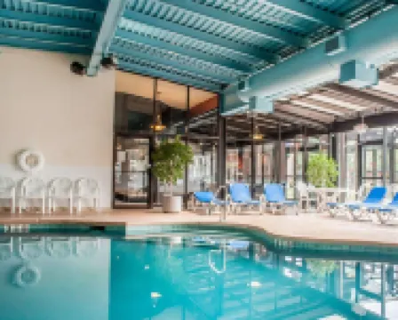 Quality Hotel & Suites at the Falls