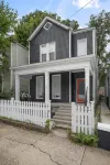 Bourbon trail spacious house that sleeps 8 with a fun yard & is newly renovated! WaterWorks Museum 주변 호텔