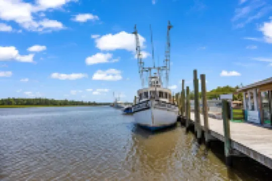 Calabash Style Condo w/King Bed & Pool