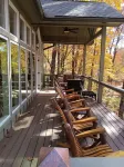 Newly remodeled 3-bedroom house with private hot tub, in welcoming Lake Toxaway.