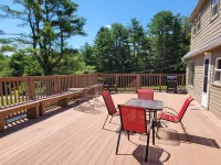 Stockbridge Cape near Tanglewood & Kripalu - Heart of the Berkshires! Hotels in Stockbridge