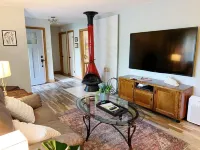 Upscale City Cottage Getaway