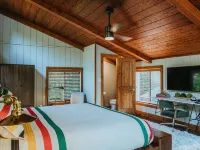 Enjoy the peace & quiet of beautiful Nashville, Indiana. Hotels in Brown County