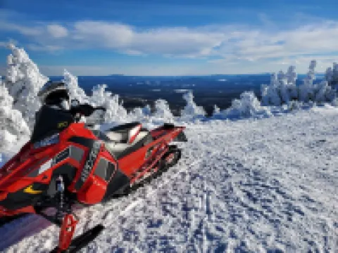 Custom Built Tiny Home/Cabin in Jackman with Direct Trail Access on Powersports Hotels in Jackman