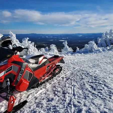 Custom Built Tiny Home/Cabin in Jackman with Direct Trail Access on Powersports Отели в г. Джэкман