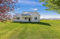 Remodeled Farmhouse near Silver Creek for fly fishing and Craters of the Moon - 3-stjärniga