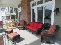 Beach Block Ocean City 5-room apartment, newly built in desired Goldcoast