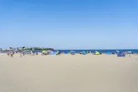 Whale's Tale - Boutique Studio Condo w/Pool 🐳