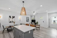 New! Modern Downtown Durham Haven~Duke~NCCU