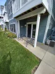 Spacious Downtown, First Floor, Patio, sleeps up to 6, Short Walk to Everything!