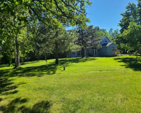 Country Farmhouse at 14 Hands Farm Hotels in Becker County