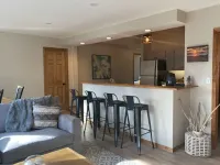 Cozy South Haven Cottage. Walkable to Beach. Family and Pet Friendly!