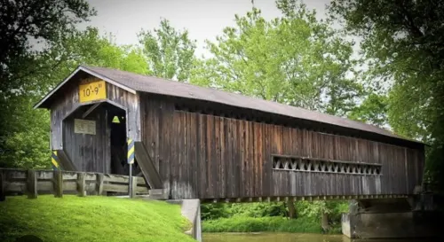 Lakeview Ashtabula, OH - 5 min to GOTL - Deck - King - Wineries - Lake Erie