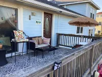 PRIVATE//QUITE /COZY / / OCEAN VIEW / COUPLES GETAWAY. WALK TO FOOD & LIVE MUSIC