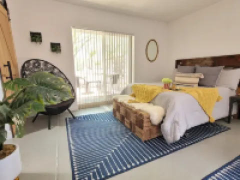 Modern & elegant desert highway with quick access to hiking!