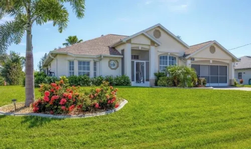 Stunning Newer Waterfront 3Bd/2ba Home, Heated Pool, Gulf Beaches, Pet Friendly!