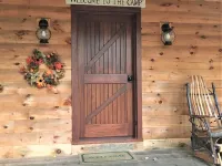 Peaceful Cabin in the Woods Hotels in Hartwick