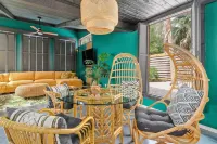 Pet Friendly Tropical Villa, Heated Salt Pool