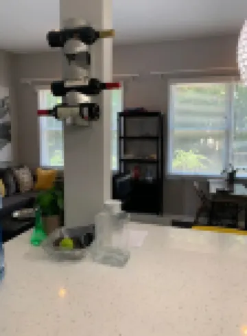 Your Bright, Confortable, Cozy Second Home