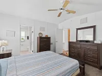 Amazing Waterfront House, Weeki Wachee - Use of Kayaks Hotels in Weeki Wachee Gardens