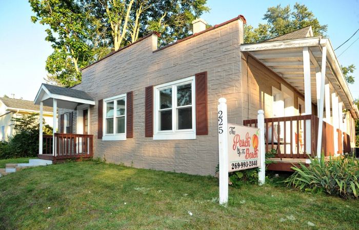 Peach by the Beach! 1 Bdrm Apt close to downtown