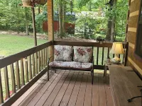 Nature Lovers Paradise- Rustic Cabin on 2 Acres with a Creek! Hotels in Cheatham County