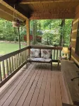 Nature Lovers Paradise- Rustic Cabin on 2 Acres with a Creek! Hotels in Cheatham County