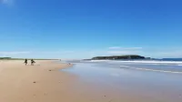 'LITTLE LAKE LODGE' - on Warilla Beach / Little Lake Shellharbour Boat Harbour 주변 호텔