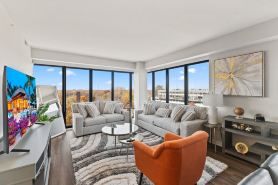 "Hope of Evanston" 180°view, 2BDR +2Bath Urban luxury