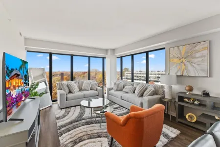 "Hope of Evanston" 180°view, 2BDR +2Bath Urban luxury Отели рядом с достопримечательностью «Searle Center for Advancing Learning and Teaching»