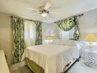 Florida getaway minutes from local beaches and close to Florida attractions! Hotel a Holiday