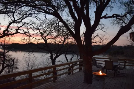 Allure 1900 sq waterfront home with country elegance spectacular views