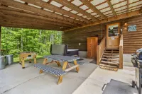 2 Bd Cabin, Hot Tub, Utk/Neyland, Smokys, 16Acres, FP, Arcade, Fishing