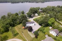 Relax by "The Water's Edge enjoy amazing views and year round fun! 6BR/3.5BA