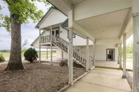 Ouachita Mountains Luxury Retreat on 40+ acres with Pool, Hot Tub, WiFi